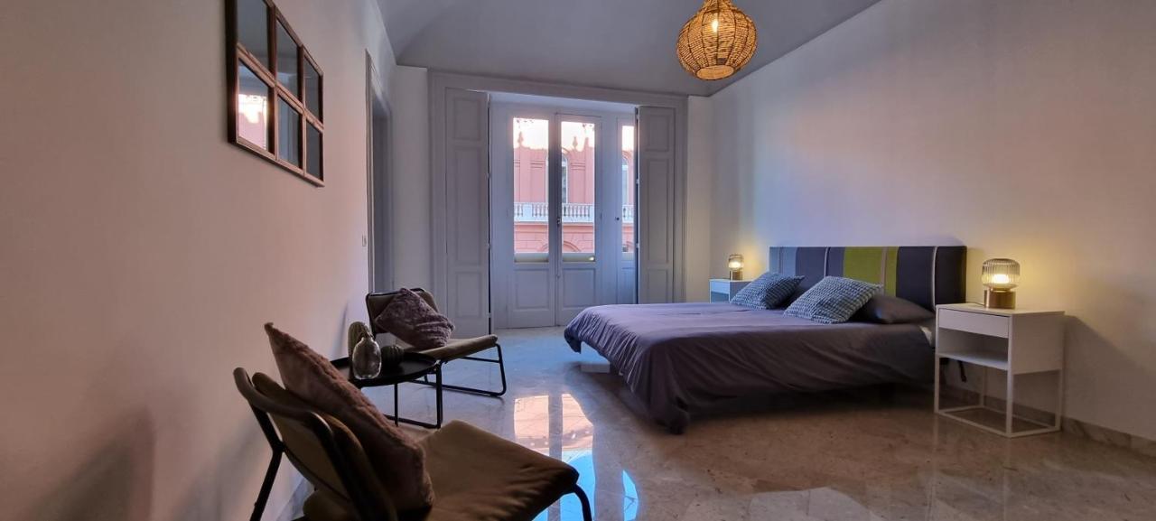 Rossopetruzzelli Apartment Bari Bagian luar foto