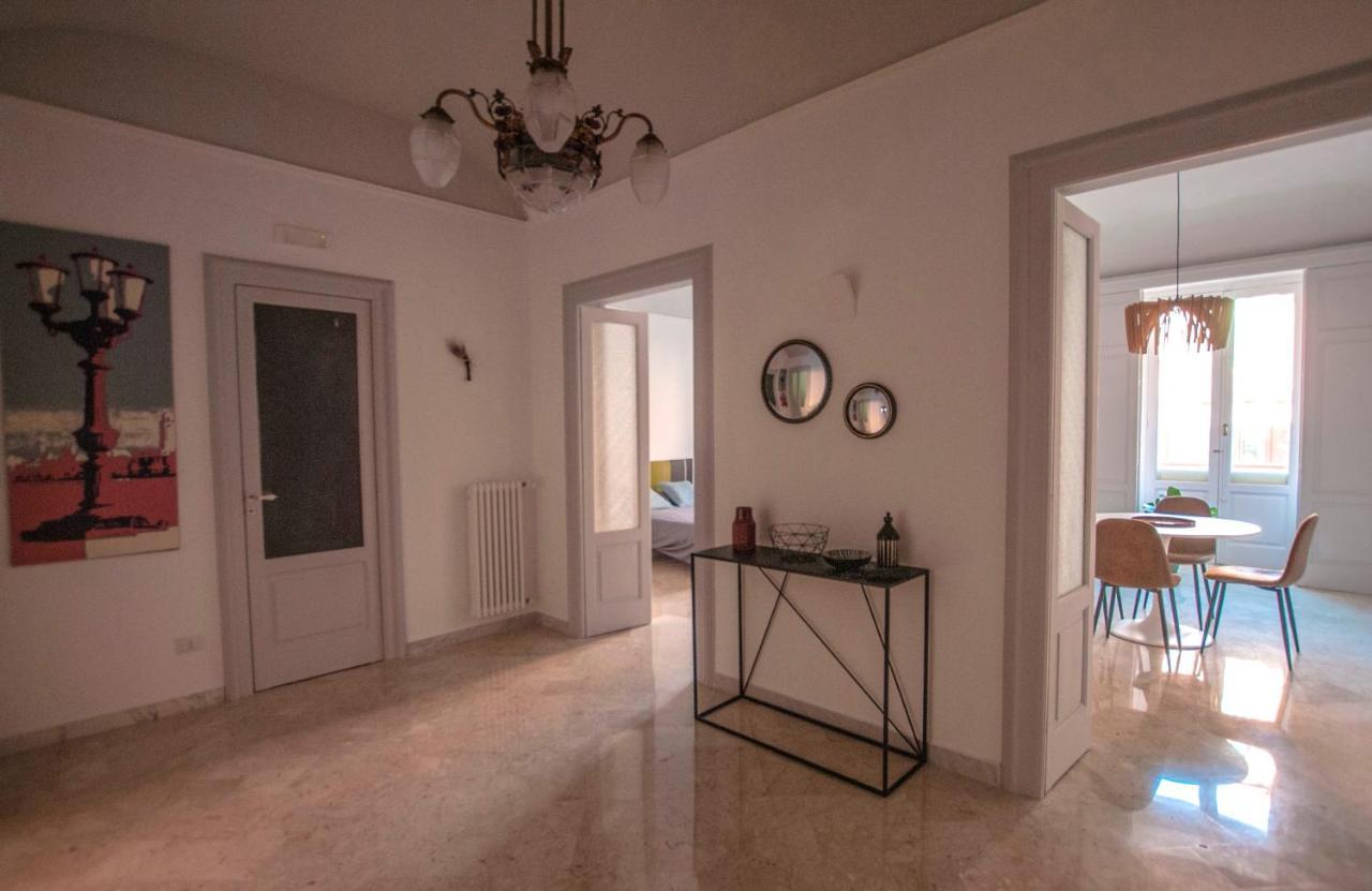 Rossopetruzzelli Apartment Bari Bagian luar foto