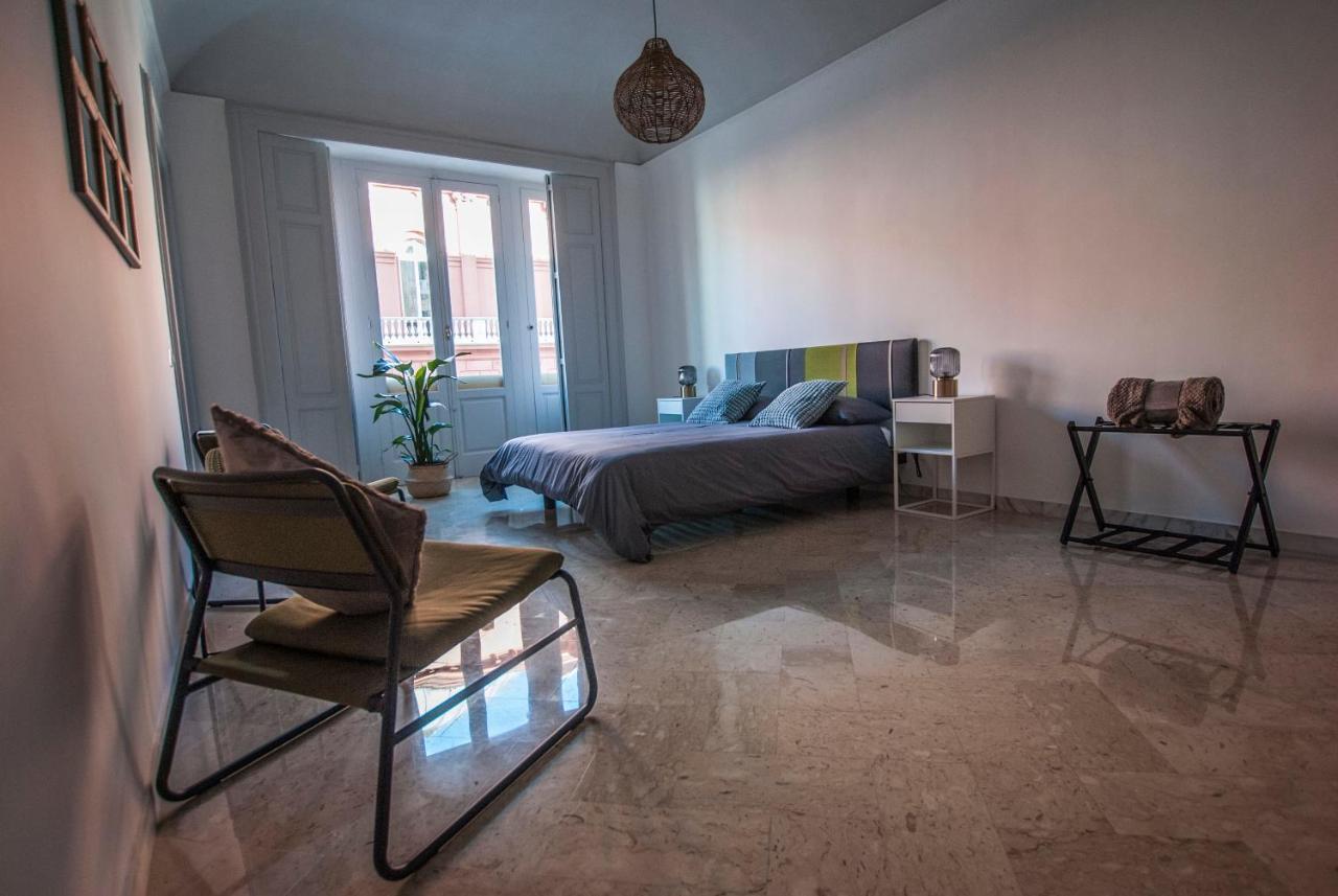 Rossopetruzzelli Apartment Bari Bagian luar foto