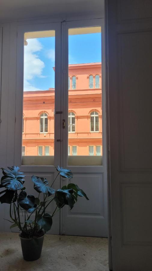 Rossopetruzzelli Apartment Bari Bagian luar foto