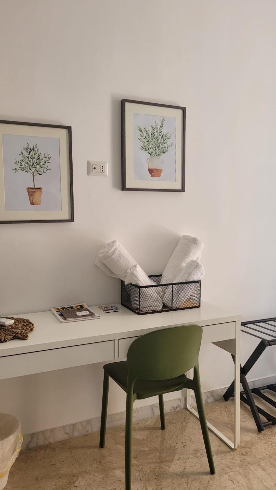 Rossopetruzzelli Apartment Bari Bagian luar foto